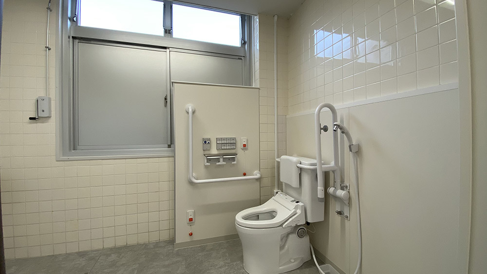 緑ヶ丘小・府本小バリアフリー改修工事の実績写真