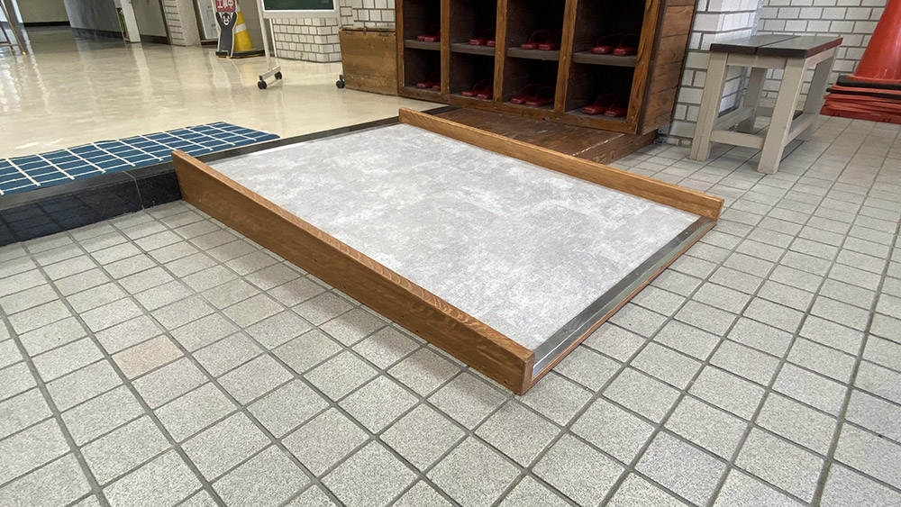 緑ヶ丘小・府本小バリアフリー改修工事の実績写真