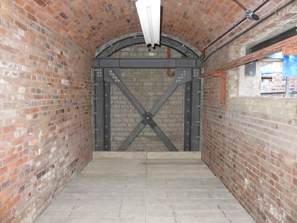 万田坑第二竪坑櫓補修工事の実績写真